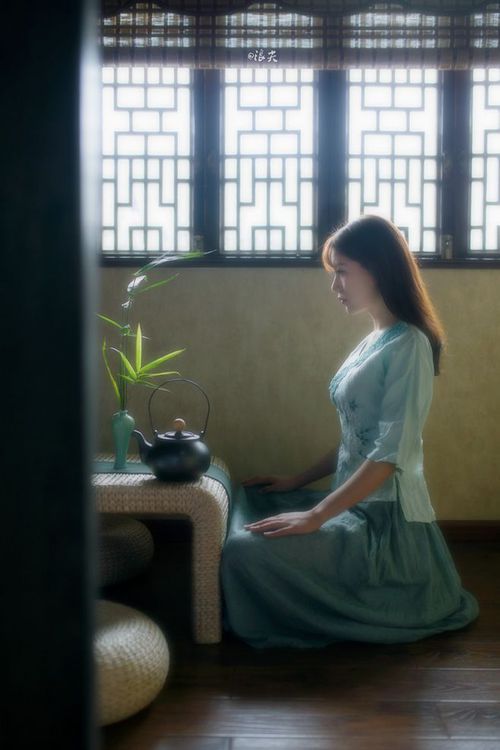 激烈竞争!豪门球队将在绿茵场上交锋,豪门足球球队