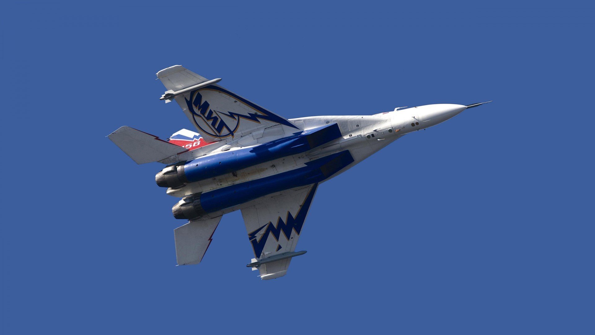 火箭训练场安装智能检测设备监测状态，火箭检测站