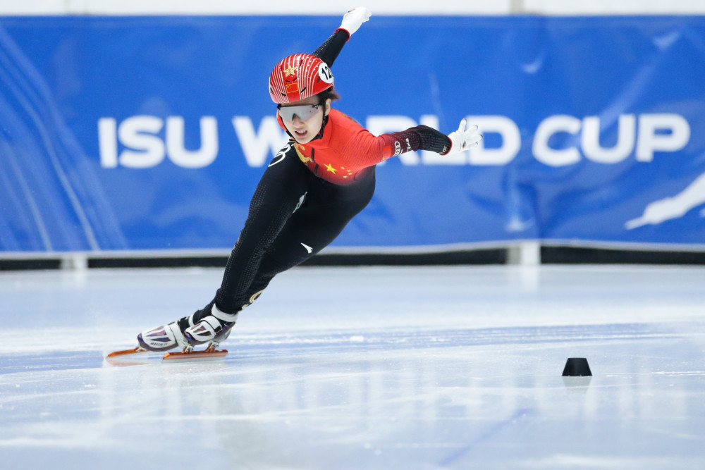 开云体育:短道速滑的顶尖对决，技术与速度的较量的简单介绍